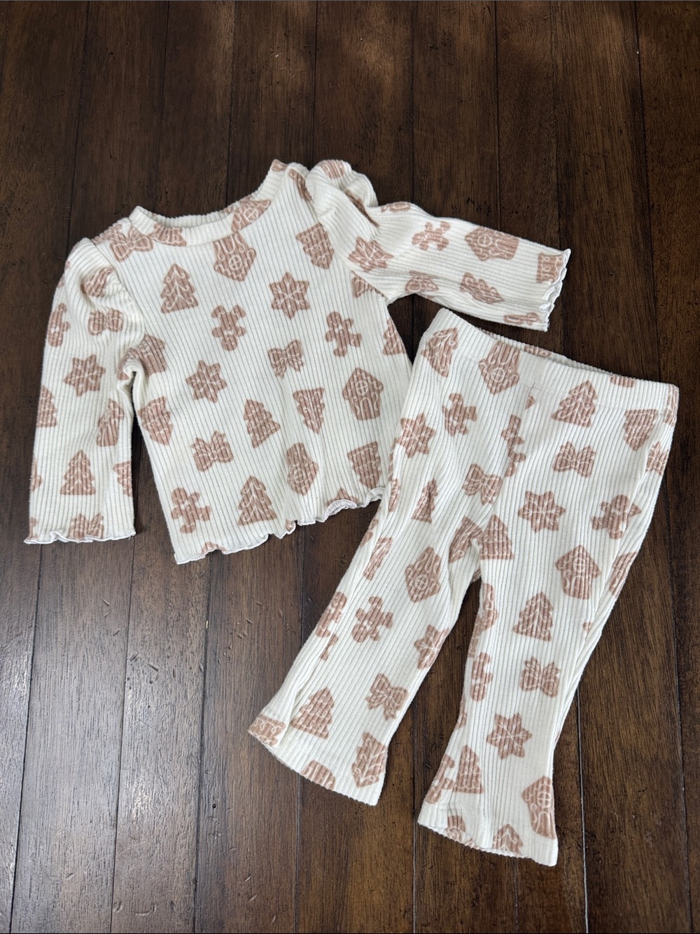 Cat & Jack 0-3 Baby Girl Gingerbread Set